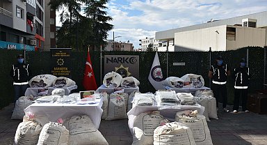 İzmir'de rekor miktarda sentetik hap ele geçirildi