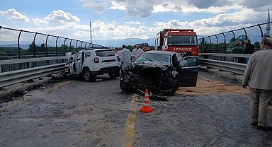 Jandarma aracı otomobille çarpıştı: 2 şehit