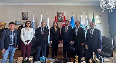 Kamboçya Büyükelçisi Chea, ULUSKON Başkanı Atasoy'u ziyaret etti