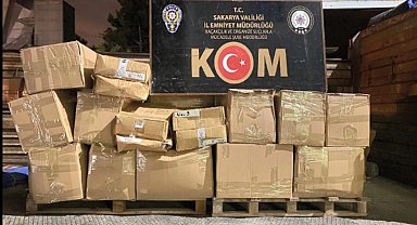 Kamyonetlerde 2 milyon liralık kaçak nargile tütünü ele geçirildi