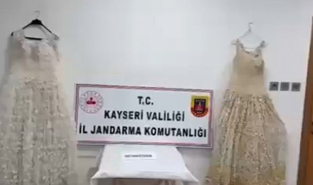 Kayseri'de gelinliğe işlenmiş 25 kilogram uyuşturucu ele geçirildi