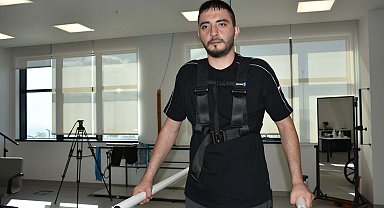 Kaza sonrası felç kalan Alaaddin Efe, yeniden ayağa kalktı