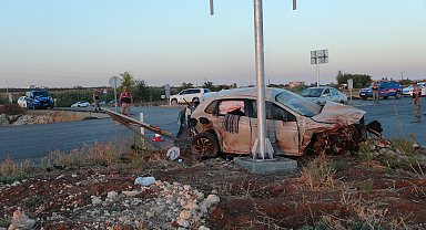 Kilis'te, otomobil ile minibüs çarpıştı: 12 yaralı