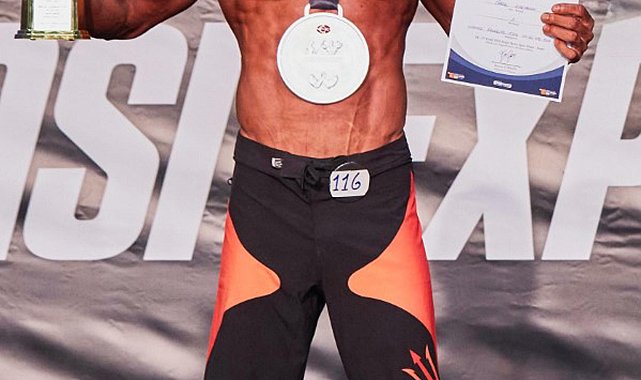 Kilo almak için başladığı vücut geliştirmede 6 ayda 2 kez Türkiye ikincisi oldu