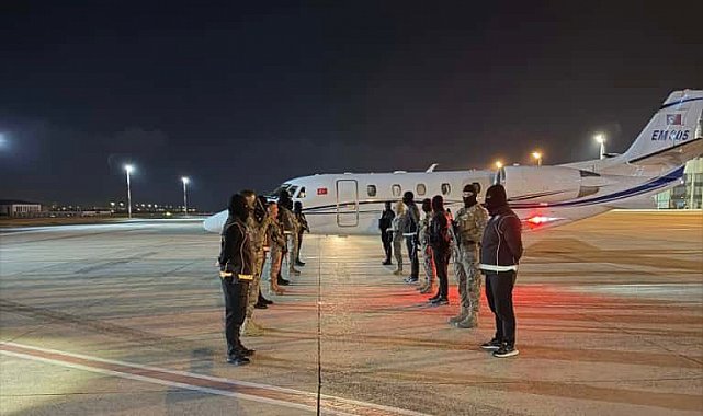 Kırmızı bültenle aranan 2 organize suç örgütü üyesi Türkiye'ye getirildi