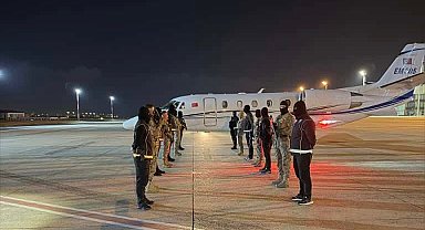 Kırmızı bültenle aranan 2 organize suç örgütü üyesi Türkiye'ye getirildi