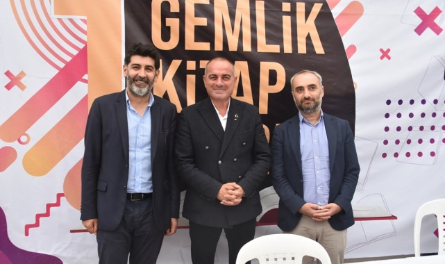 Kitap Fuarı’nda “Türkiye’nin Demokrasi Sorunu” söyleşisi yapıldı