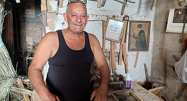 KKTC'deki 76 yıllık baba mirası iskemleci: Ömrün yettiğince yapacağım