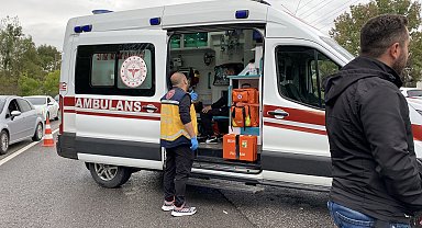 Kocaeli'de 5 otomobil zincirleme kazaya karıştı; 1'i çocuk, 5 yaralı