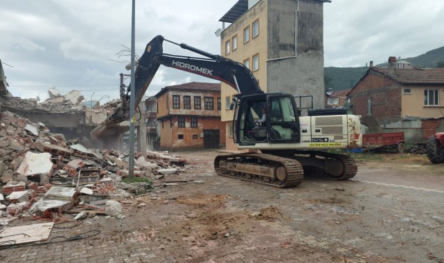 Kumla köy meydanı yeni çehresine kavuşuyor.