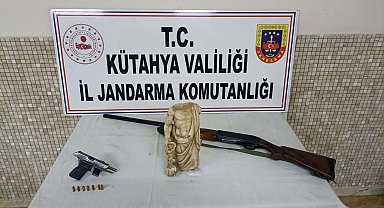 Kütahya'da tıp ve sağlık tanrısı Asklepios heykeli ele geçirildi