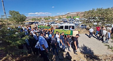 Kuzenleri dışarı çıkmayınca kuyuya inmişler; 4'ü de yan yana defnedildi