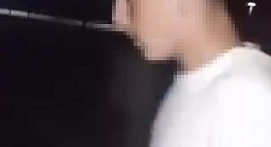 Lise öğrencisi, okul arkadaşını darbetti; o anlar kamerada