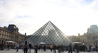 Louvre soygununda iki şüpheli suçunu itiraf etti
