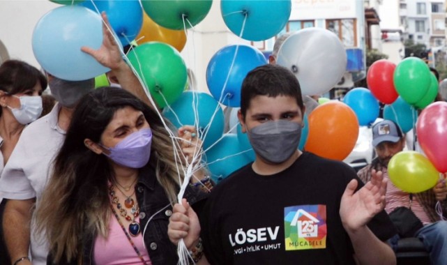 Lösemiyi Yendi, Yüzlerce Balonla Karşılandı
