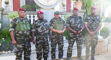 Madagaskar'da yönetime el koyan Albay Randrianirina, cumhurbaşkanı olarak yemin etti
