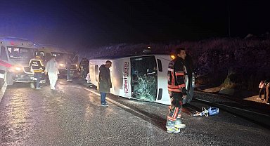 Malatya'da minibüs ile hafif ticari araç çarpıştı: 13'ü öğrenci, 14 yaralı