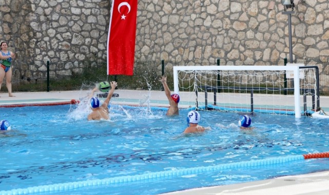 Mudanya’nın İlk Sutopu Şenliği Büyük İlgi Gördü