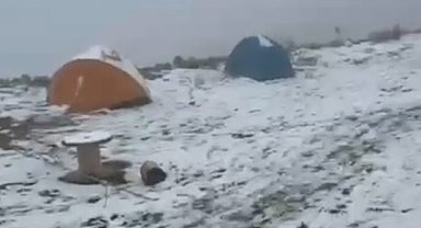 Niğde'de kar yağışı etkili oldu; 4 dağcı mahsur kaldı