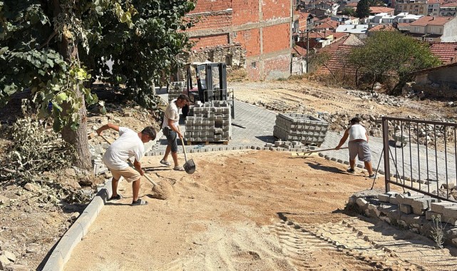 Orhaniye Mahallesi'ne 2 Bin Metrekare Taş Parke