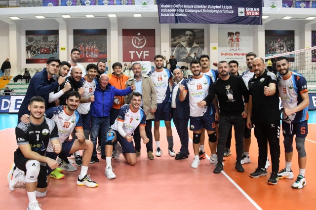 Osmangazili Voleybolcular Filede Fırtına Estirdi