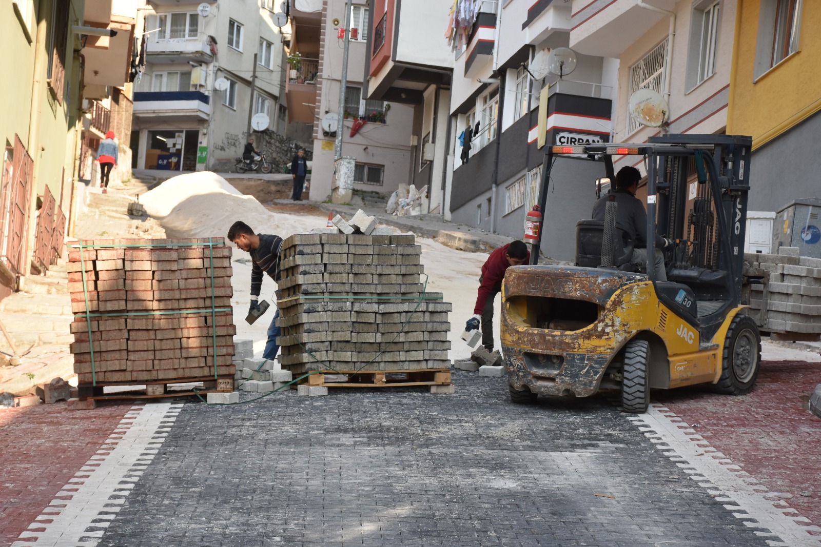 Osmaniye Mahallesi’nde cadde ve sokaklar yenileniyor