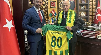 Osmaniyespor'dan Devlet Bahçeli'ye onursal başkanlık