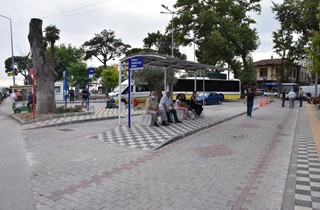 Otobüs durakları yenilendi