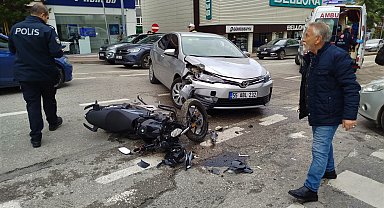 Otomobil ile motosiklet çarpıştı; 1 yaralı