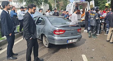 Otomobil, yayaya yol vermek için duran otomobile çarptı: 3 yaralı