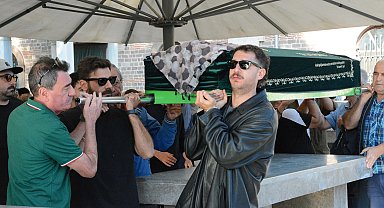 Oyuncu Uraz Kaygılaroğlu'nun acı günü