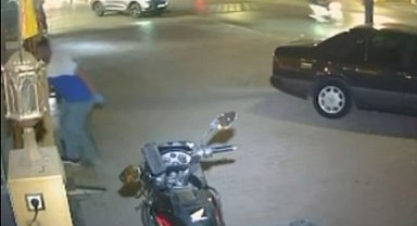 Pastaneye pimi çekilmemiş el bombası attığı anların görüntüsü ortaya çıktı