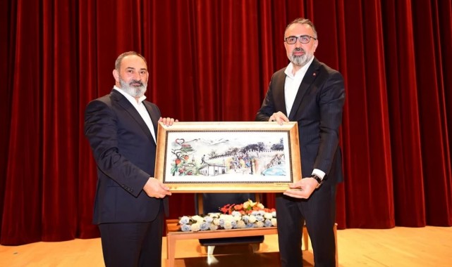 Ramazan Gecesinde Tasavvufun Işığında Birlikteyiz