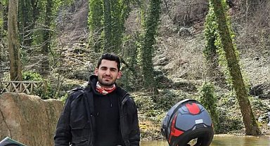 Refüje çarpan motosikletin sürücüsü öldü