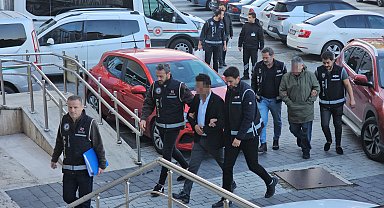 Rıza dışında kürtaj yaptıkları iddia edilen 2 doktora gözaltı