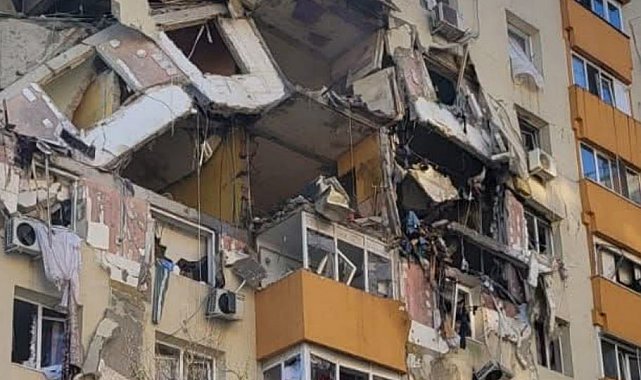 Romanya'da apartmanda patlama: 3 ölü, 13 yaralı