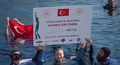 Şahika Ercümen'den cumhuriyetin 102'nci yılı ve Gazze için yeni dünya rekoru