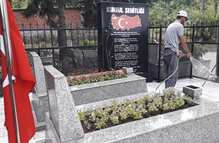 Şehitliklerde bakım ve temizlik yapıldı