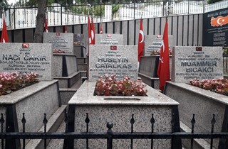 Şehitliklerde bakım ve temizlik yapıldı