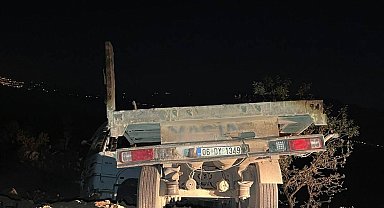 Şırnak'ta şarampole düşen TIR'ın şoförü öldü