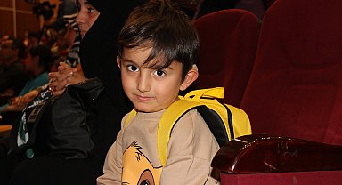 Sivas'ta işitme cihazı verilen engelli çocuklar, duyma heyecanı yaşadı