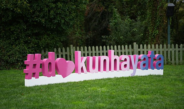 Siveno ve Türkiye Meme Vakfı'ndan 'dokun hayata' etkinliği