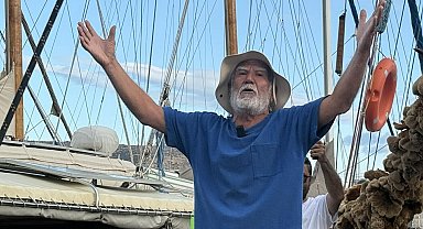 Son süngerci avcısı Aksona Mehmet, 60'ıncı yılı anısına yaptığı dalışı tamamladı