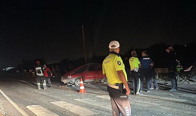 Tarsus'ta 2 otomobil çarpıştı: 1 ölü, 4 yaralı