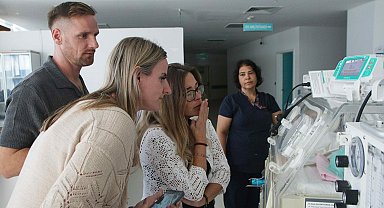 Tatile gelen İngiliz ailenin bebeği, Muğla'da hayata tutundu