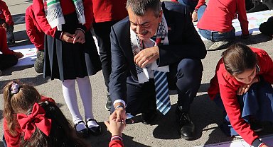 Tekin: Nerede olursa olsun zulüm altında inleyen bir insan varsa hep yanında olduk