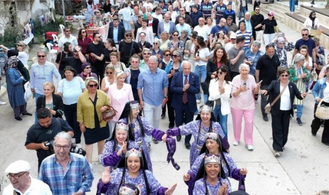 Tirilye’de Zeytin Çiçeği Festivali Başladı