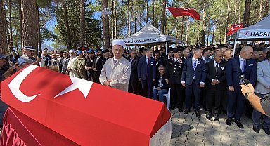 Trafik kazasında şehit olan astsubay, Osmaniye'de toprağa verildi