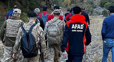 Tunceli'de kaybolan 2 kişi, 13 saat sonra sağ kurtarıldı