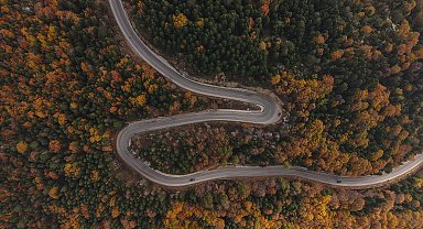 Uludağ'ın sonbahar güzelliği dronla görüntülendi